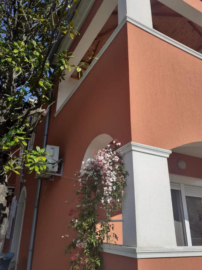 Apartments Rolovina Тиват Екстериор снимка